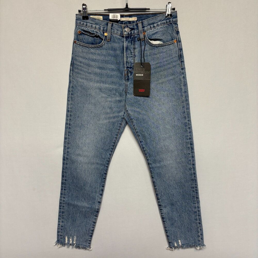 NWT Levi's Premium Women Wedgie Jeans Size 27 High Rise Tapered Denim D131 -19